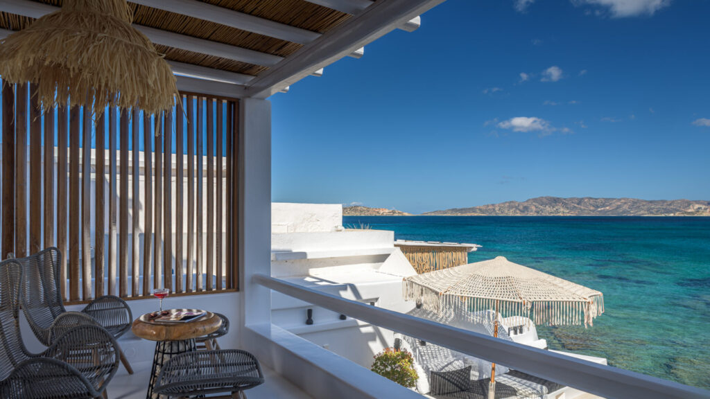 Captain Zeppos hotel in milos