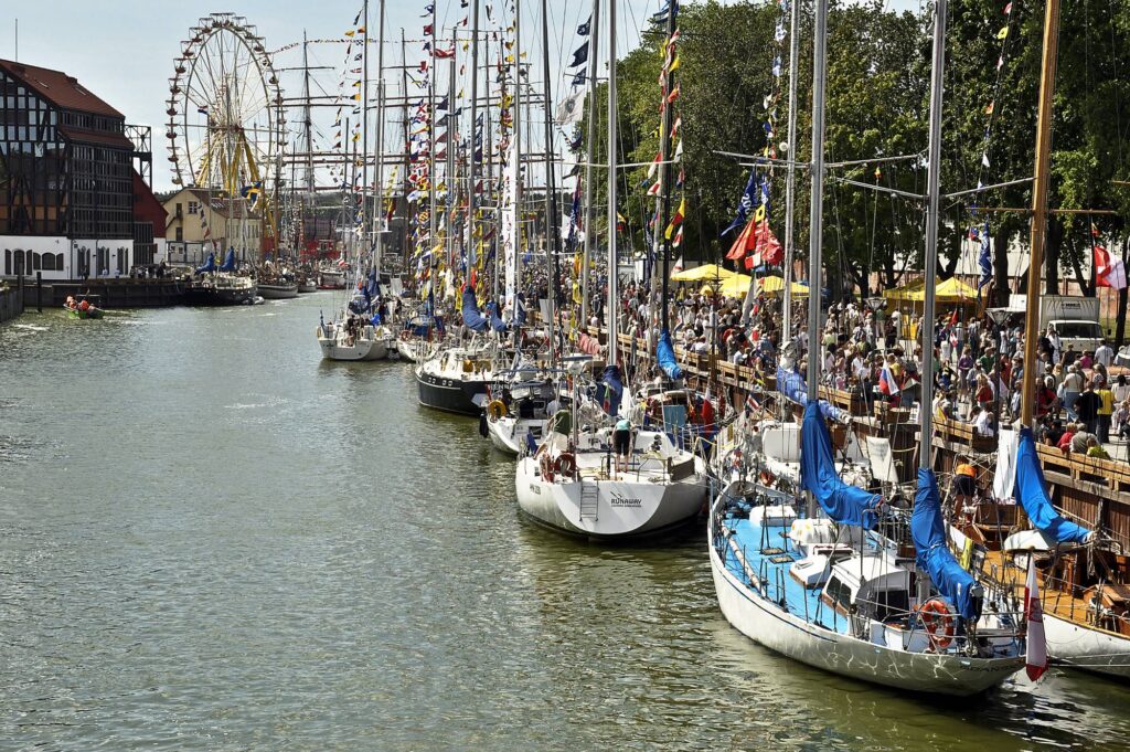 ithuanija.Sea Festival - an annual celebration of Klaipeda city, traditionally takes place the last weekend of July.